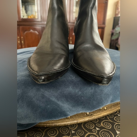 Tory Burch Lila Leather Pointed Toe Heeled Ankle Boots Black 11 M MSRP $578 - Picture 6 of 16